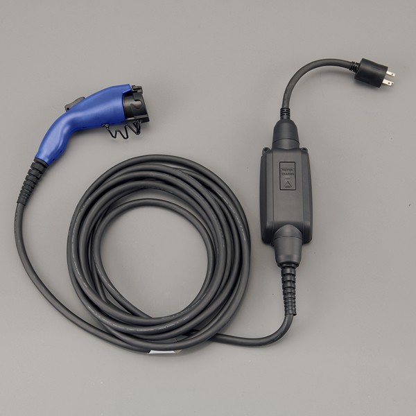 充電ケーブル