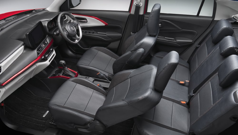 車内全体の内装写真