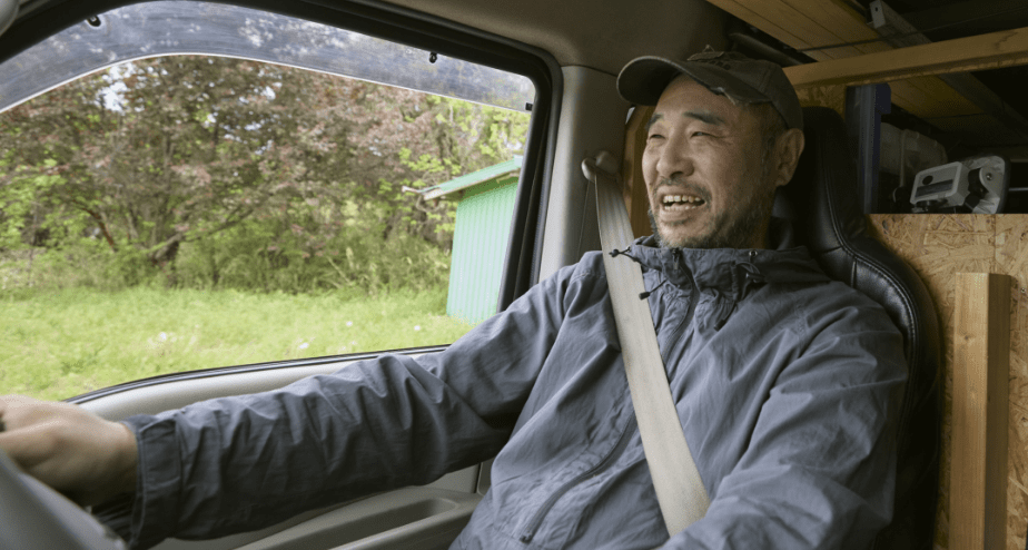 仕事のときも、遊びのときも。エブリイは本間さんの相棒だ。