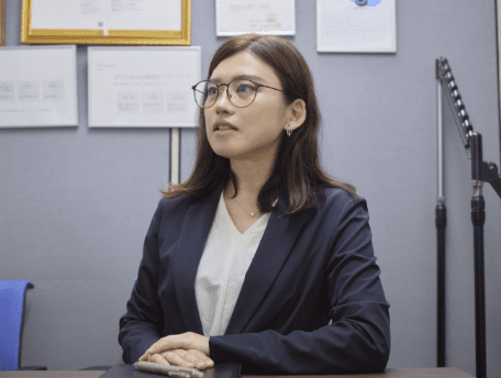 営業職の女性