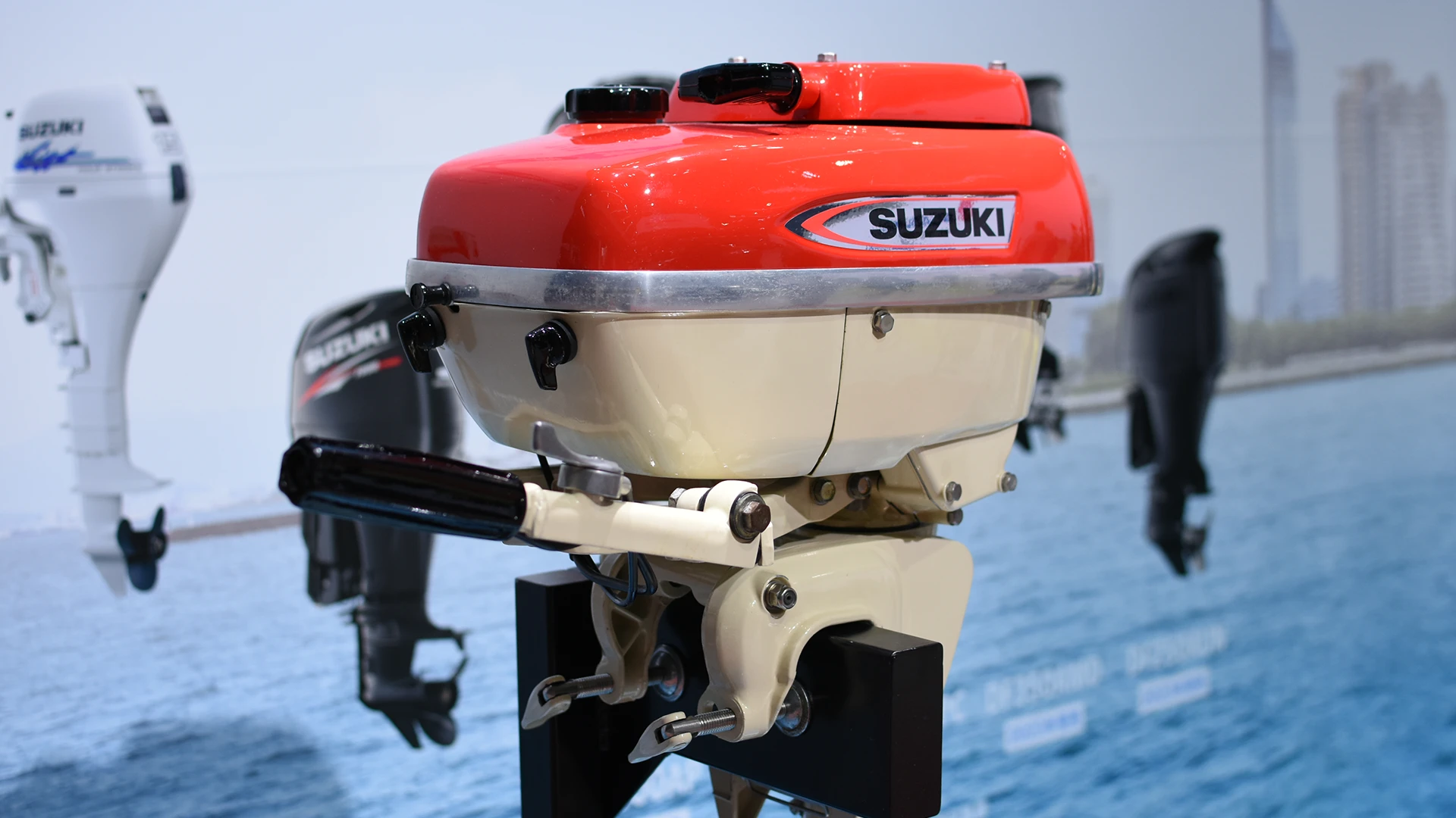 スズキ船外機DF5 スズキ5馬力船外機（4ストローク） DF5｜ネオネットマリン通販
