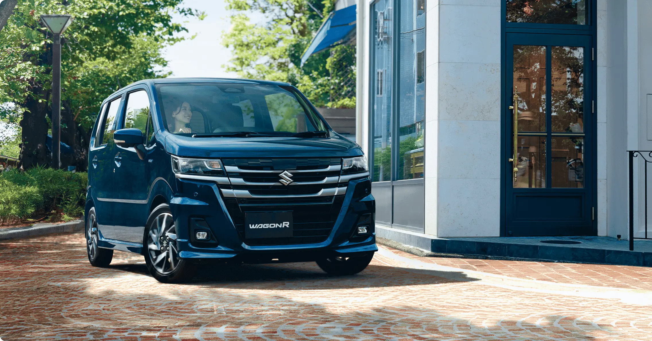 Photo：HYBRID ZX 2WD 全方位モニター用カメラパッケージ・スズキコネクト対応通信機装着車ボディーカラーはノクターンブルーパール（ZJP）