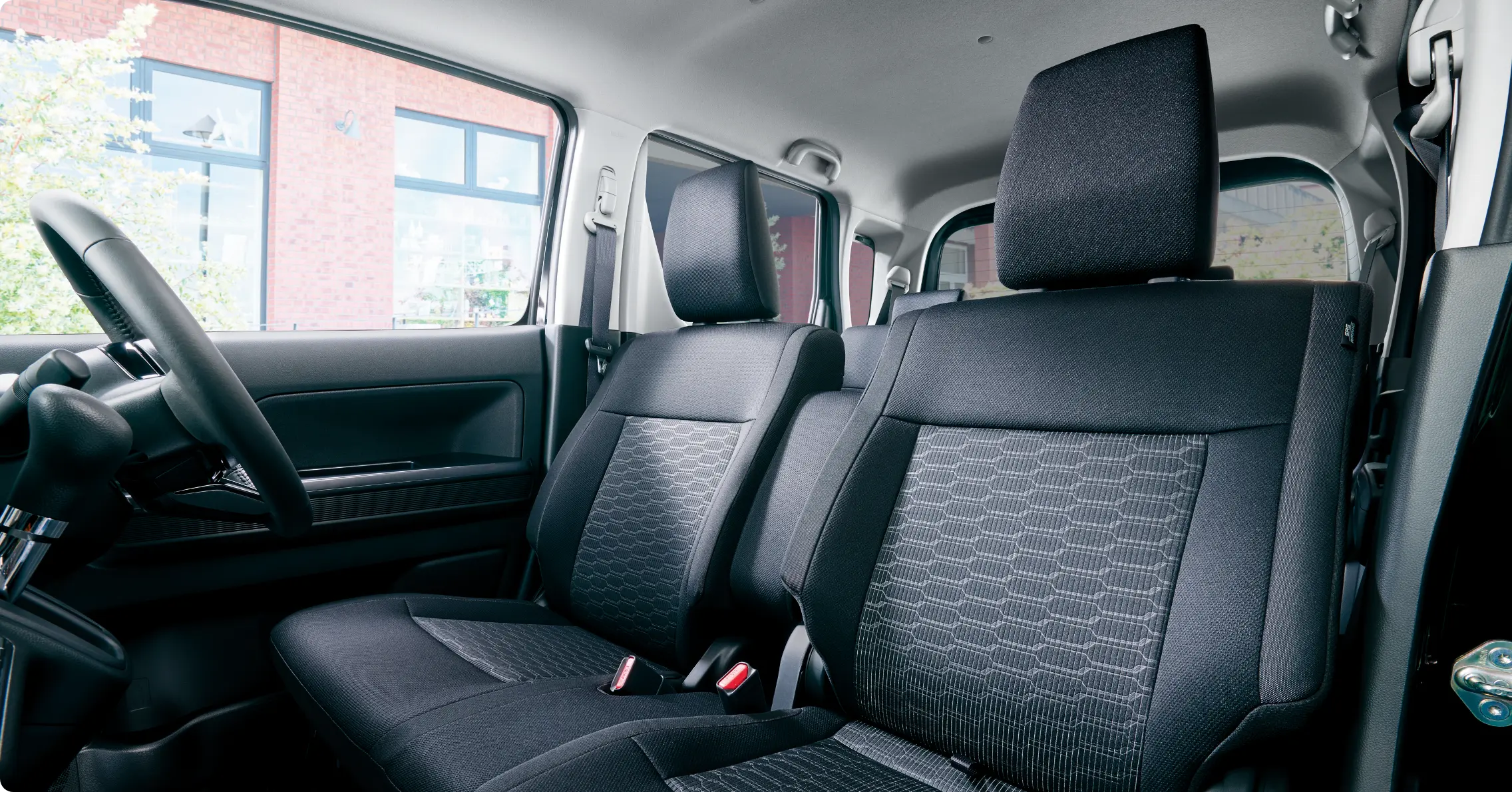 Photo：HYBRID ZX 2WD 全方位モニター用カメラパッケージ・スズキコネクト対応通信機装着車ボディーカラーはブルーイッシュブラックパール3（ZJ3）