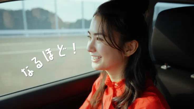 車線逸脱抑制機能篇例えば、運転中に車線からはみ出しそうになっても、 新しいワゴンRなら、車線からの逸脱やふらつきを自動で抑制します。乗る人の毎日を想い、安心を届ける。スズキの予防安全技術。