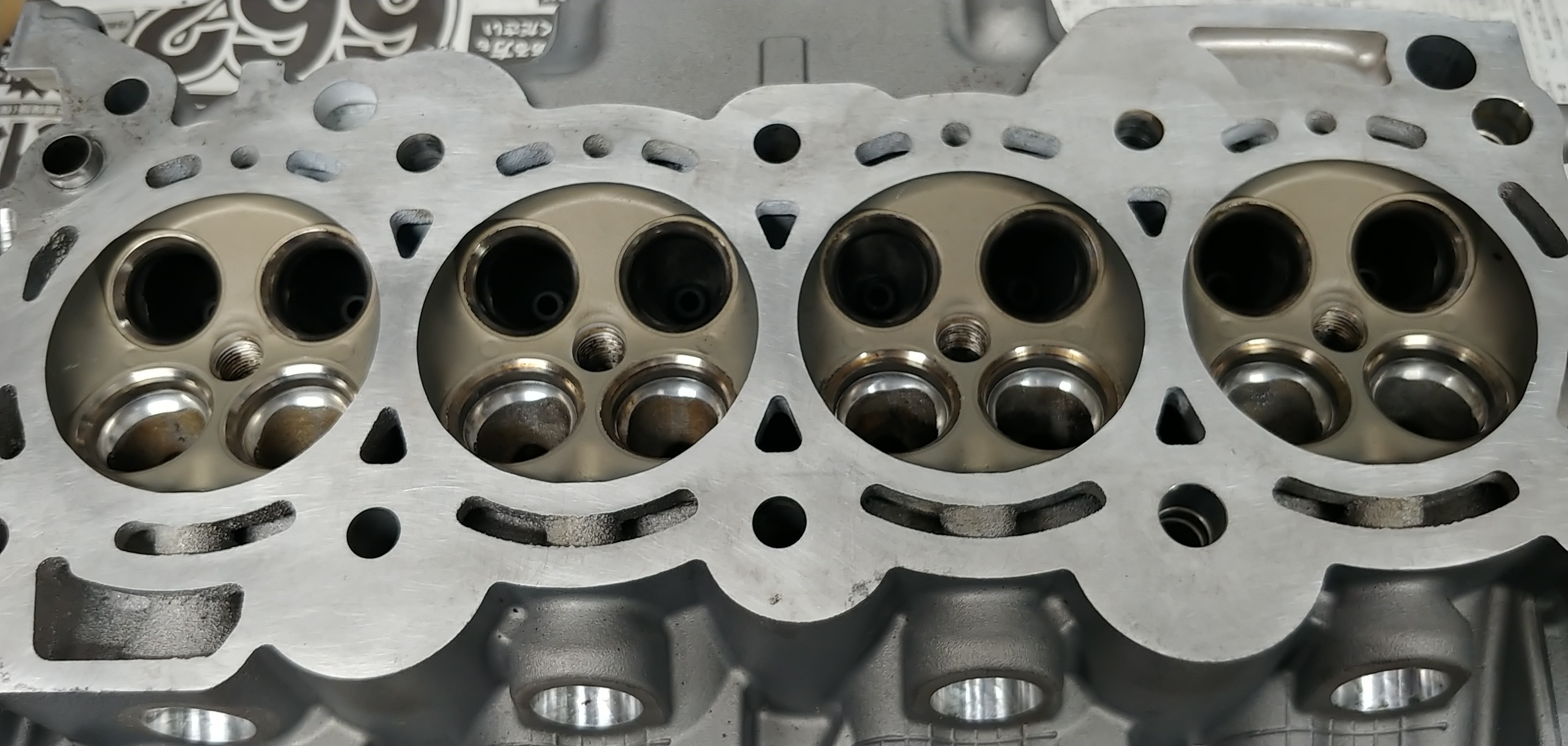 エンジンオーバーホール バルブすり合わせ やる その他 お店ブログ スズキアリーナ久留米西