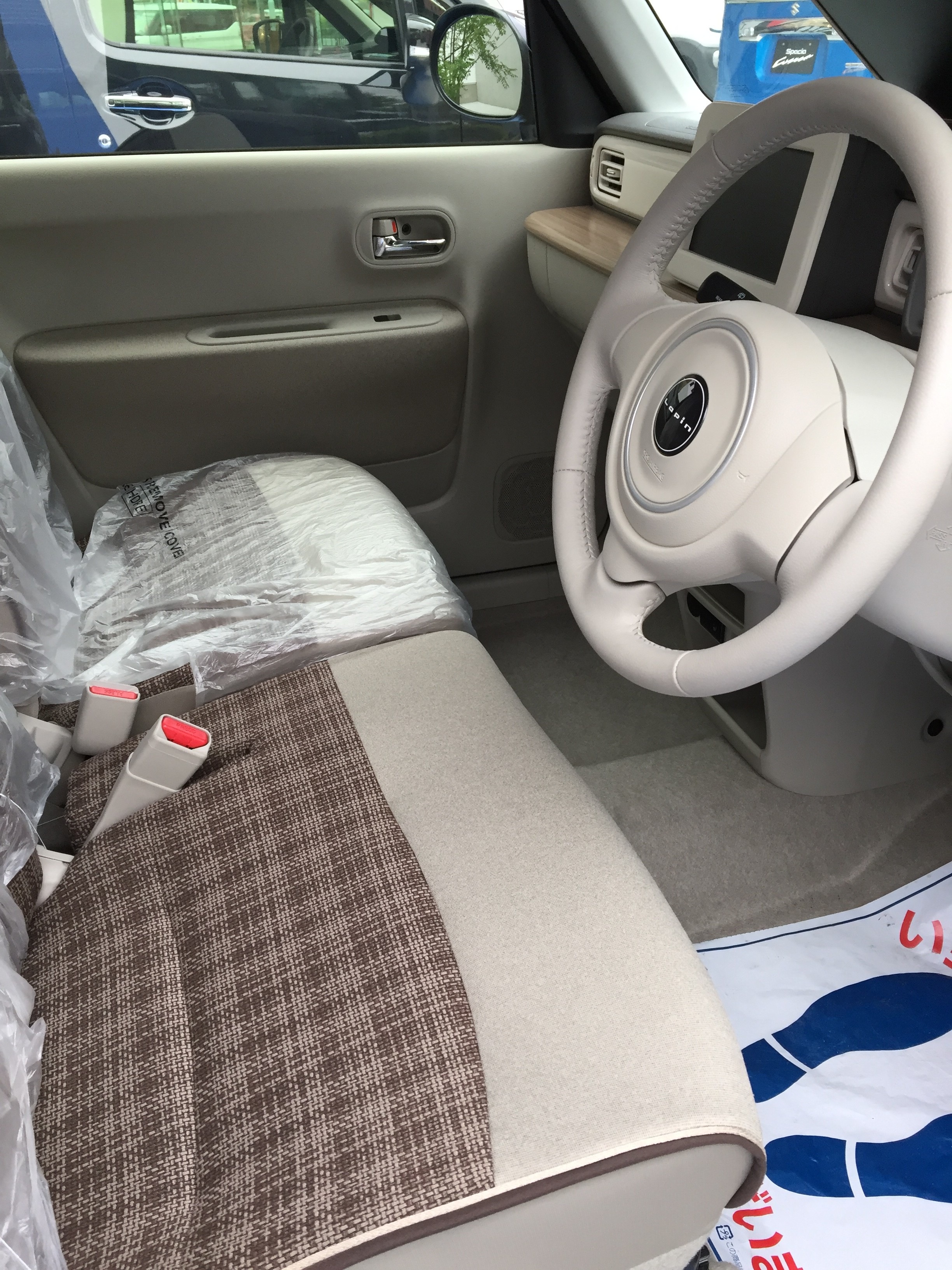 新しい 顔 が登場です 彡 限定車 お店ブログ 株式会社スズキモーター和歌山 スズキアリーナ岩出バイパス