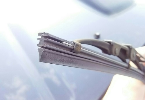 ワイパーゴム には寿命があります その他 お店ブログ 株式会社スズキ自販神奈川 スズキアリーナ霧が丘