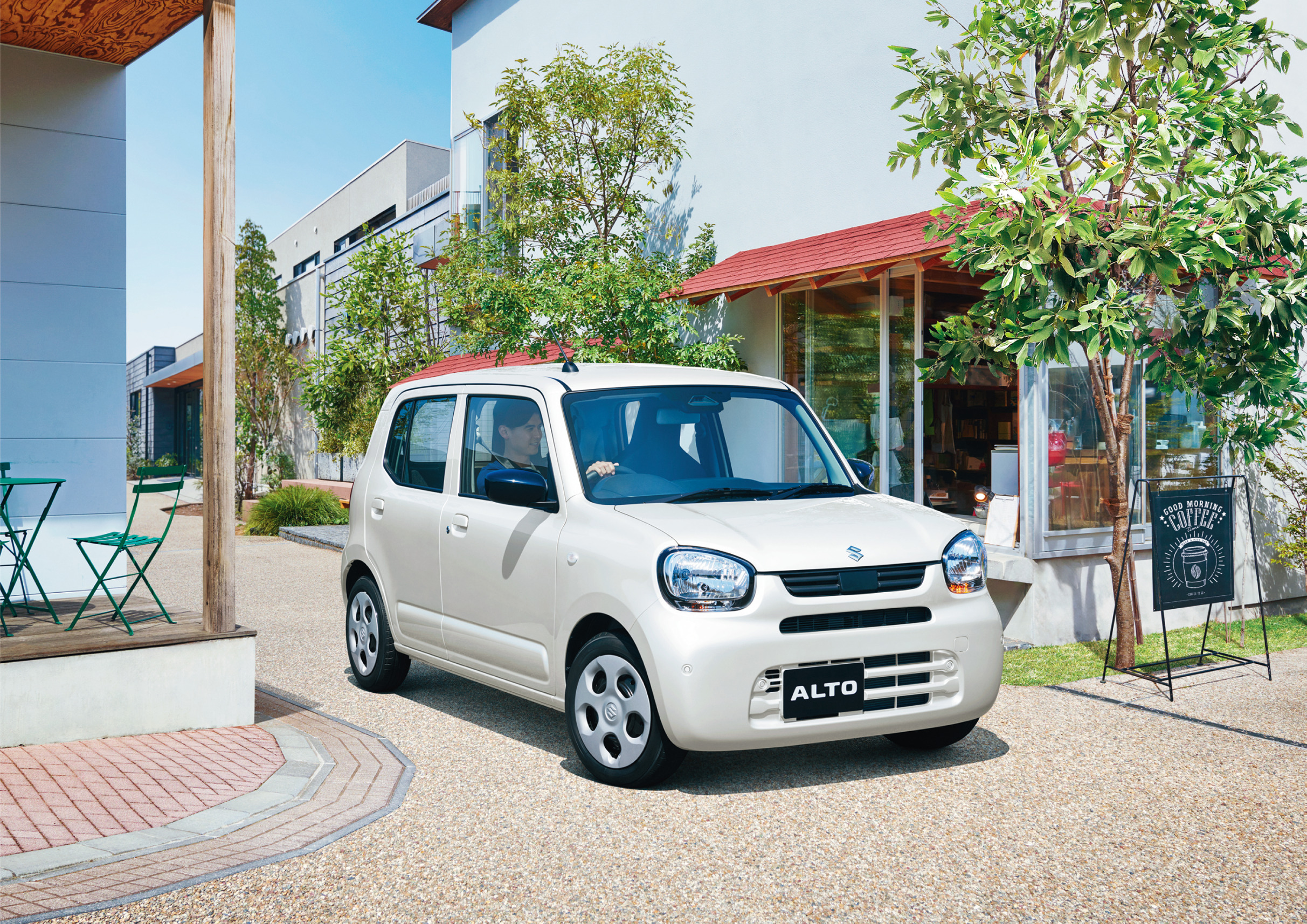 最新情報】新型アルト発表！これが進化した軽自動車の低燃費と安全性だ 