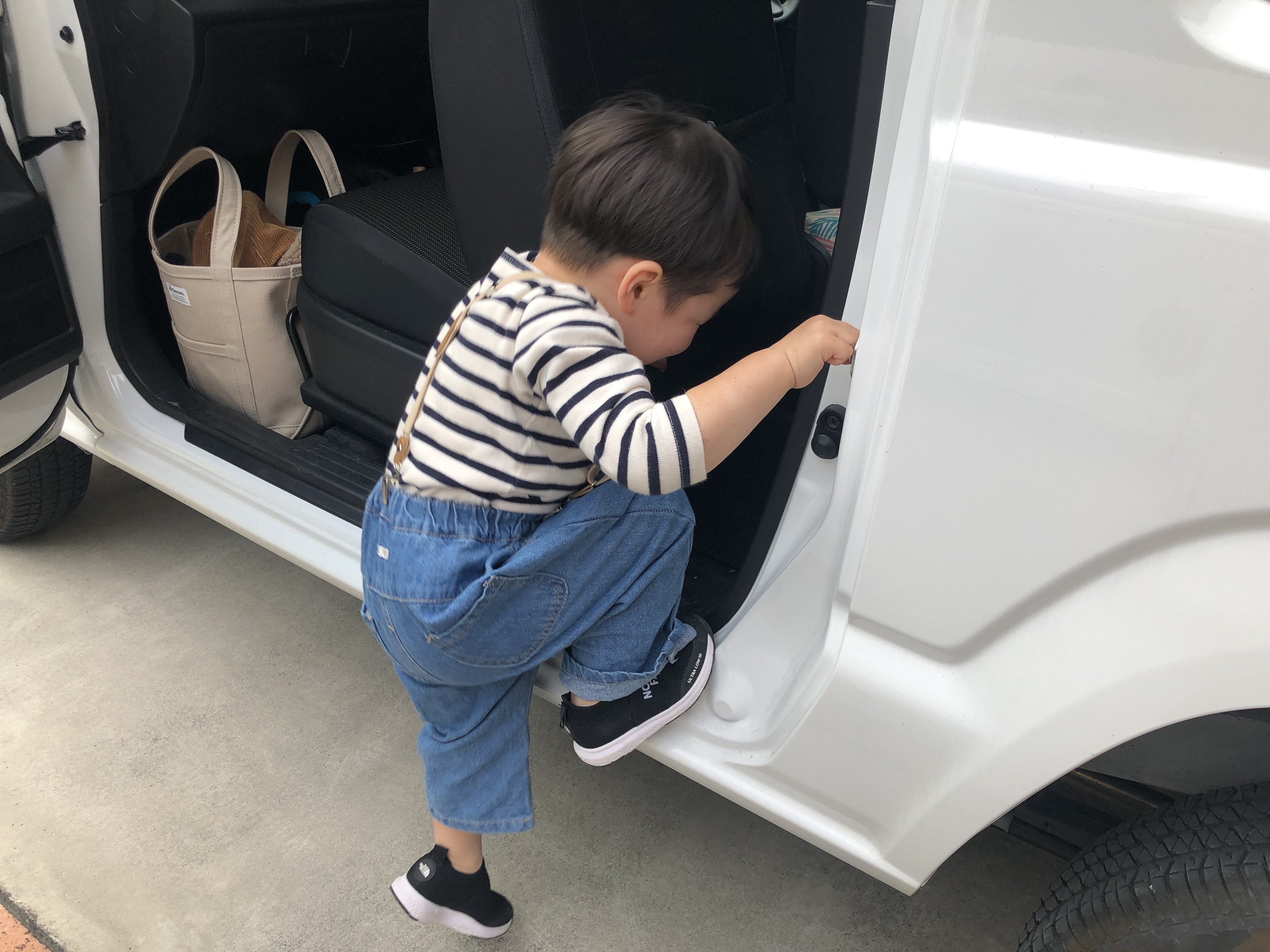 ジムニーにチャイルドシートを乗せてみた パート２ 彡 新車情報 お店ブログ 株式会社スズキ自販静岡 スズキアリーナ静岡西