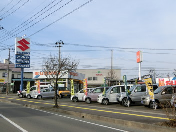 安い！安い！中古車をお探しの方は、三共店前を通ってみて下さい！