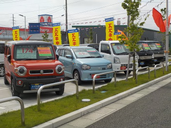 中古車展示場　見易くなりました(^^)/