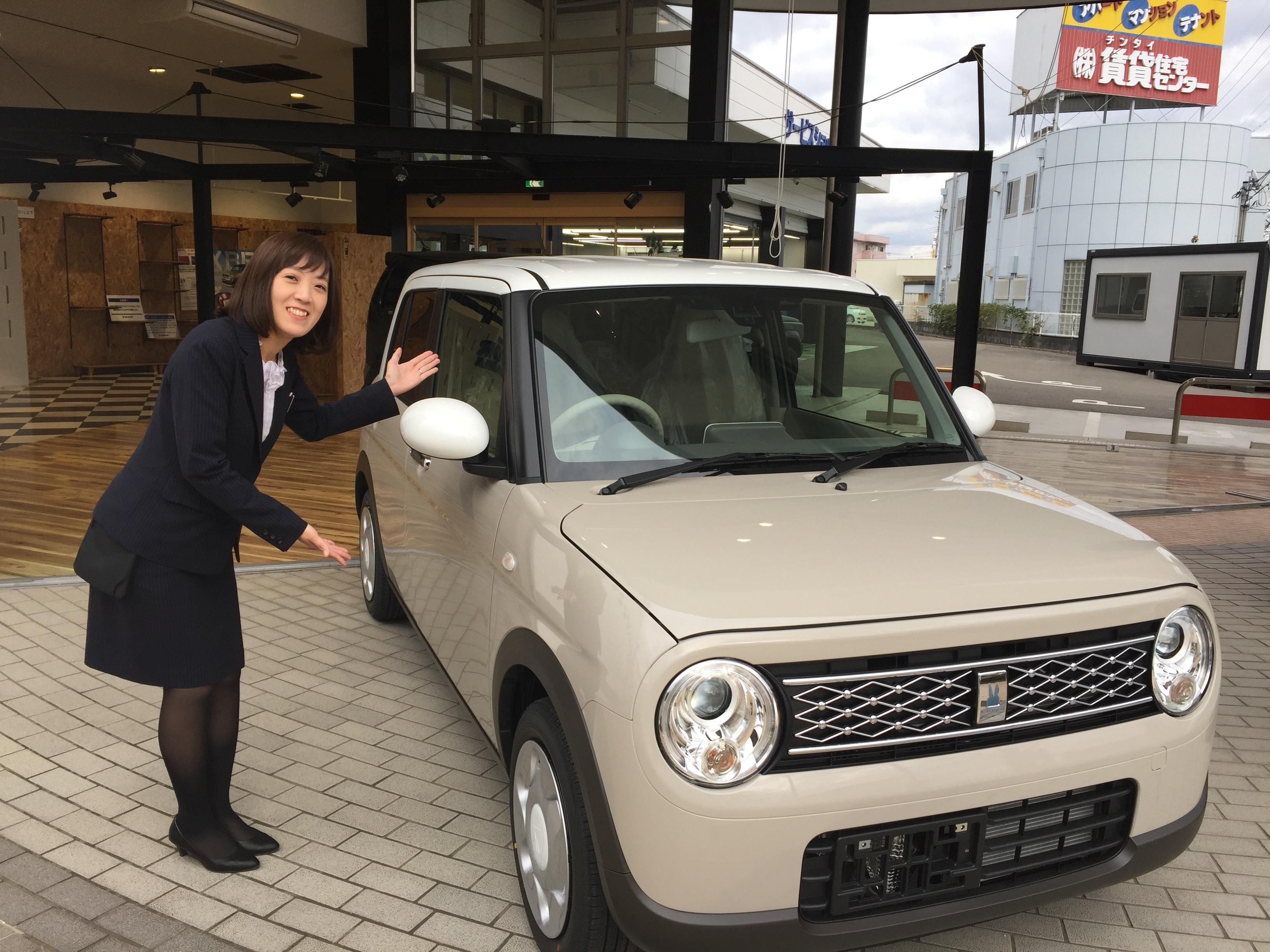 ラパンモードの展示車がやってきました W 新車情報 お店ブログ 株式会社スズキモーター和歌山 スズキアリーナ岩出バイパス