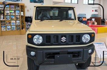 展示車特別販売してます。