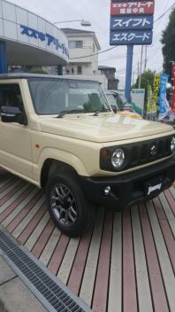 新型ジムニーの展示車入りました！！