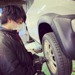冬タイヤへ交換時期ですね