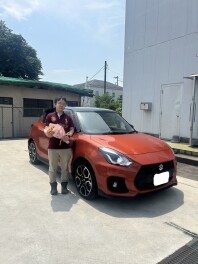 眩しいオレンジのスイフポ納車♪