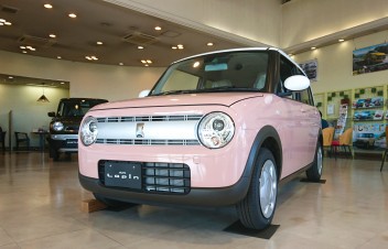 可愛らしい春色ラパンのご紹介です♪