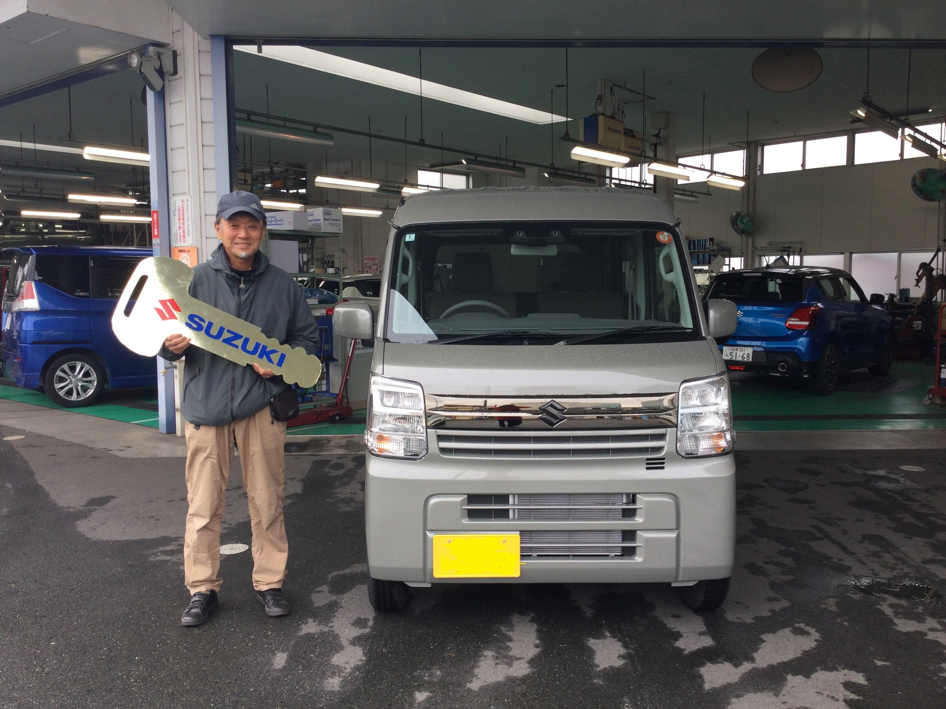 こだわりのエンブレムやデカール。。 エブリィのご納車です｜その他 