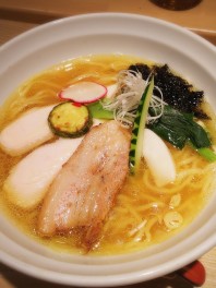 鶏骨100％～鶏骨醤油ラーメン