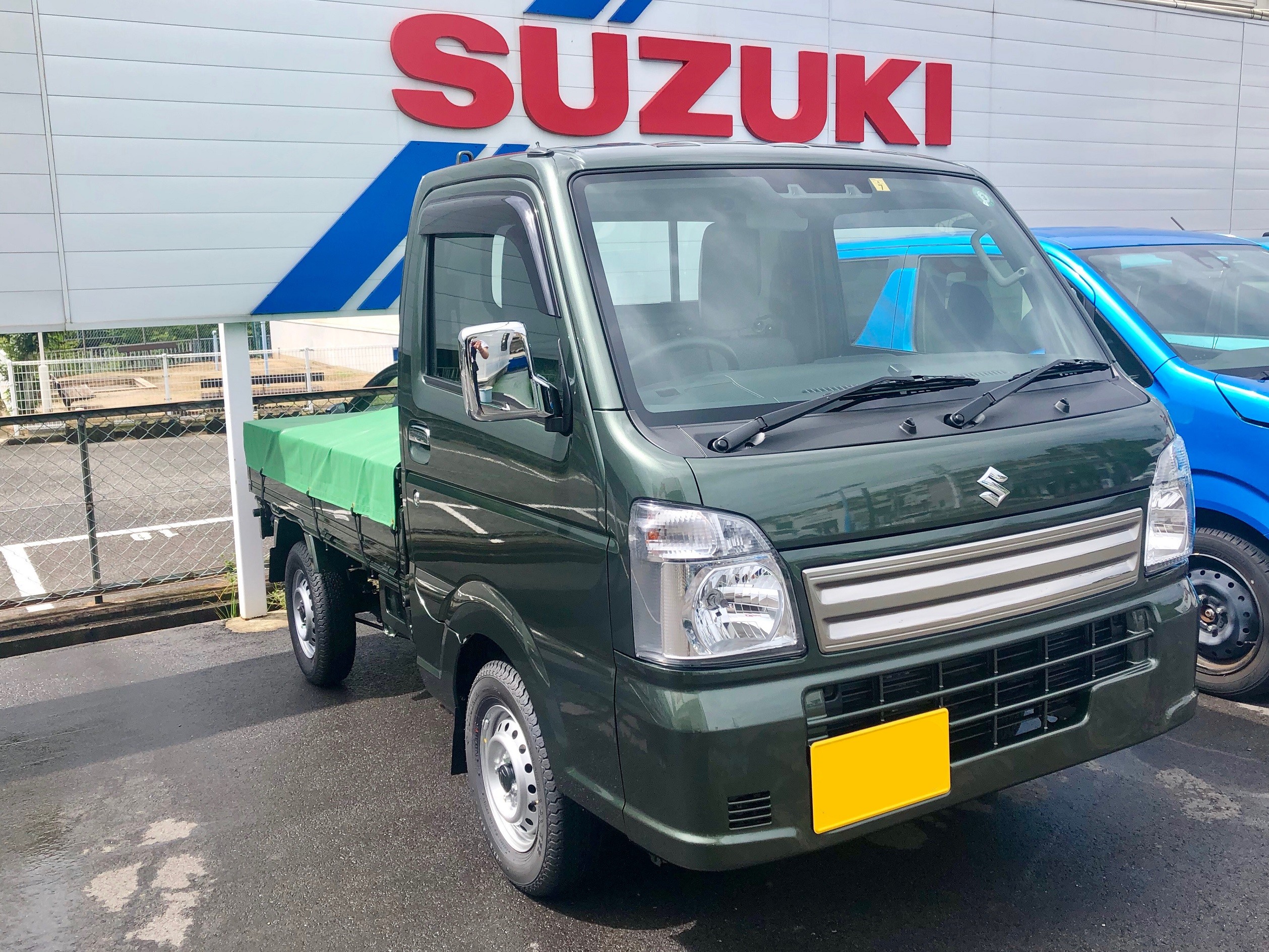 カーキが渋い 一味違う軽トラへお乗換えです 納車ギャラリー お店ブログ 株式会社スズキ自販兵庫 スズキ名谷