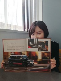 営業女子と眺める、スズキの小型車