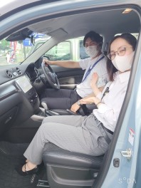 【展示会】憧れの車を目の前にしたら新入社員はどうなるか？