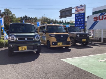 アウトドア車、並んでます☆彡