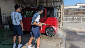 中学生の職業体験学習を行いました