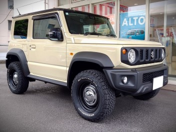 夷隅郡にお住まいのO様に、ジムニーシエラ OFF-ROAD PKG.をご納車いたしました。