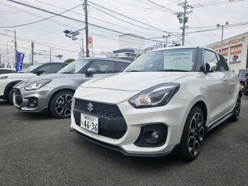 スイフトスポーツの試乗車　MT車AT車 両方ご用意しております
