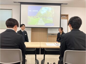 先輩社員との座談会を開催しました！