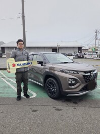 ガンメタリックアルミホイールがカッコイイ！！フロンクス納車させて頂きました！