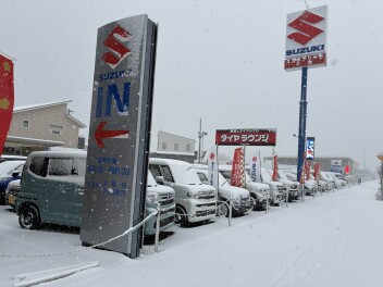 午前中は、雪がたくさん降りました！！