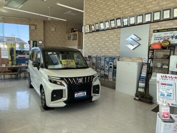 連休中日、午前中から大盛況です♪♪