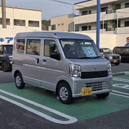 新型エブリイ。試乗車あります。