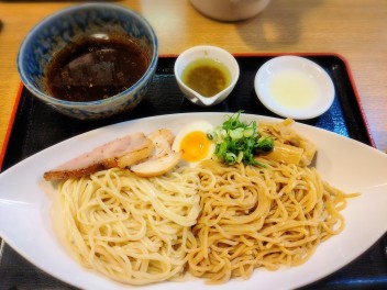 高級小麦の二種類のつけ麺