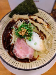 ラーメン男子のラーメンパトロール　ガーリック海老白湯そば