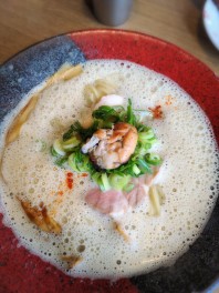 牡蠣の燻製スープのポタージュラーメン　麺人　麵狂い　麺紀行
