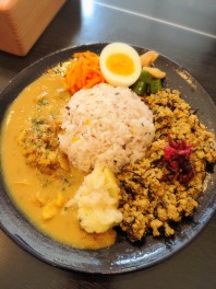 海の幸カレー　＆　梅ひじきキーマ　合い掛けカレー　LIFE　IS　A　SHOWTIME　Curry男子のカレー巡り