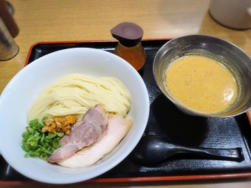 フォアグラつけ麵　雲丹ソースを添えて　長岡　ラーメンおこじょ　麺人　麺狂い　麺紀行