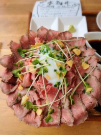 本気丼2022　ザ・肉丼（ローストビーフ丼）　浦佐　ワインレストラン葡萄の花　ドンブリ名人が行く丼巡り