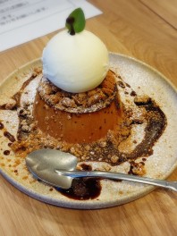 アップルパイとタルトタタンのようなリンゴのキャラメルプリン　燕市　Cafe　Fun　カフェ男子のカフェ巡り