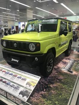 大阪駅構内にジムニーが・・・