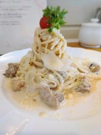 薩摩ハーブ悠然鶏のクリームソースを喰らうの巻　小千谷　Cafe　カルチョフィ　麺人　麺狂い　麺紀行