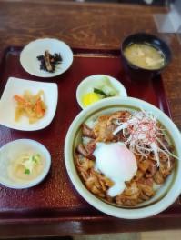 モツ焼き丼を喰らうの巻　南魚沼　本気丼2023　塩沢　まつい食堂　どんぶり男子のどんぶり勘定