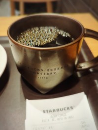 スタバでCafeタイム　My　Cupで楽しむひと時　Cafe男子のカフェ巡り