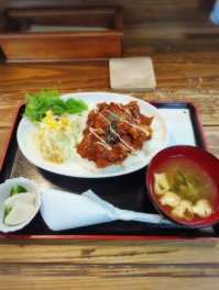 南魚沼　本気丼2023　狩人丼　六日町　あかまつ　どんぶり男子のどんぶり巡り　SJ大盛りやめたってよ