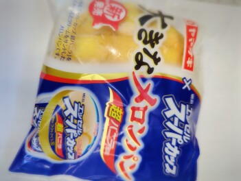 新製品紹介　ヤマザキ　大きなメロンパン　スーパーカップコラボ　パン好き男子のパン祭り