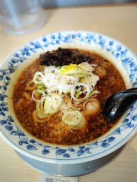 新店オープン　背脂ブラックしょうがしか勝たん　黒りりん　麵人　麵狂い　麵紀行