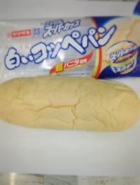 新製品紹介　白いこっぺぱん超バニラ風味しか勝たん　スーパーカップコラボ規格　パン好き男子のパン祭り